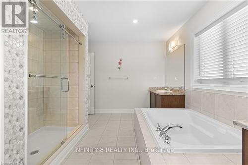 7673 Hackberry Trail, Niagara Falls (222 - Brown), ON - Indoor Photo Showing Bathroom