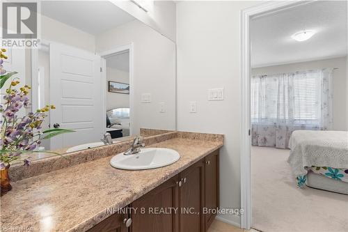 7673 Hackberry Trail, Niagara Falls (222 - Brown), ON - Indoor Photo Showing Bathroom