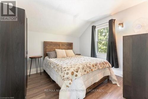 141 Princess Street, Port Colborne (878 - Sugarloaf), ON - Indoor Photo Showing Bedroom