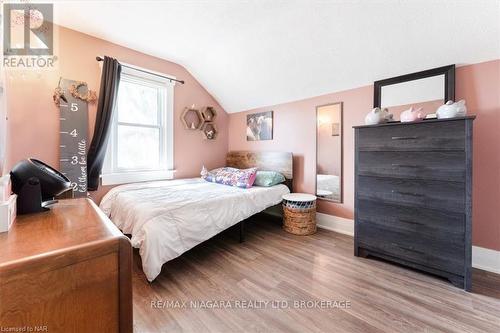 141 Princess Street, Port Colborne (878 - Sugarloaf), ON - Indoor Photo Showing Bedroom