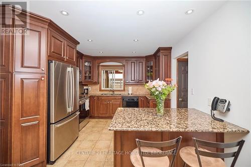 7 Huntington Lane, St. Catharines (453 - Grapeview), ON - Indoor Photo Showing Kitchen With Upgraded Kitchen