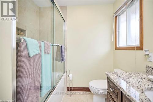 7 Huntington Lane, St. Catharines (453 - Grapeview), ON - Indoor Photo Showing Bathroom