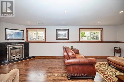 7 Huntington Lane, St. Catharines (453 - Grapeview), ON - Indoor Photo Showing Living Room With Fireplace