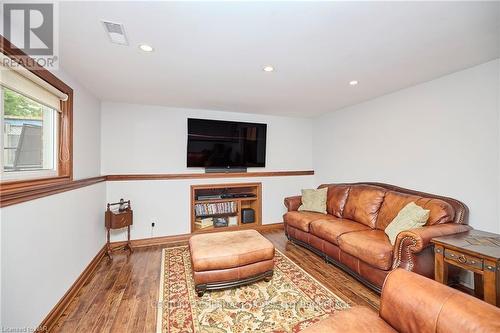 7 Huntington Lane, St. Catharines (453 - Grapeview), ON - Indoor Photo Showing Living Room With Fireplace