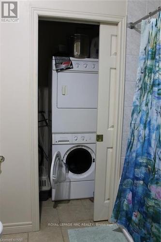 5 Firelane 13B, Niagara-On-The-Lake (102 - Lakeshore), ON - Indoor Photo Showing Laundry Room