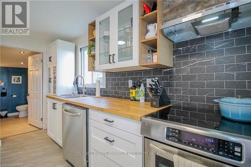 4721 Rainham Road, Haldimand (Dunnville), ON - Indoor Photo Showing Kitchen With Double Sink