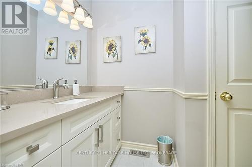 353 Daytona Drive, Fort Erie (334 - Crescent Park), ON - Indoor Photo Showing Bathroom