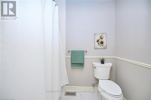 353 Daytona Drive, Fort Erie (334 - Crescent Park), ON - Indoor Photo Showing Bathroom