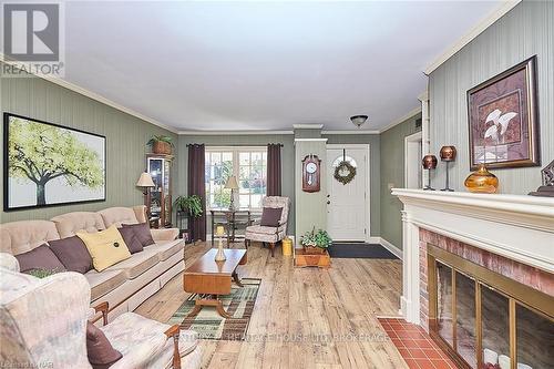 353 Daytona Drive, Fort Erie (334 - Crescent Park), ON - Indoor Photo Showing Living Room With Fireplace