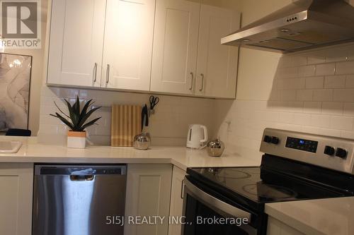 251 Lupin Drive, Whitby, ON - Indoor Photo Showing Kitchen