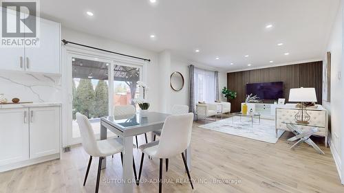 14 Metcalfe Drive, Bradford West Gwillimbury, ON - Indoor Photo Showing Dining Room