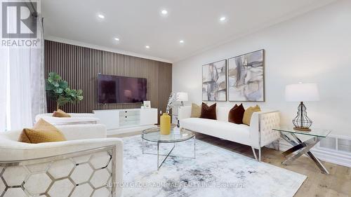 14 Metcalfe Drive, Bradford West Gwillimbury, ON - Indoor Photo Showing Living Room