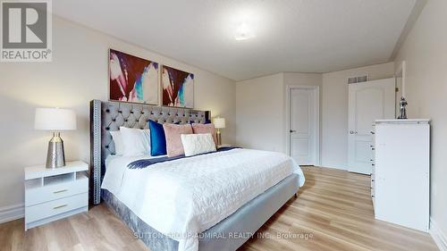 14 Metcalfe Drive, Bradford West Gwillimbury, ON - Indoor Photo Showing Bedroom