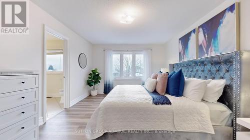 14 Metcalfe Drive, Bradford West Gwillimbury, ON - Indoor Photo Showing Bedroom