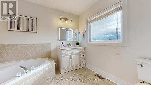 14 Metcalfe Drive, Bradford West Gwillimbury, ON - Indoor Photo Showing Bathroom