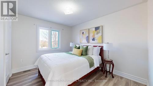 14 Metcalfe Drive, Bradford West Gwillimbury, ON - Indoor Photo Showing Bedroom