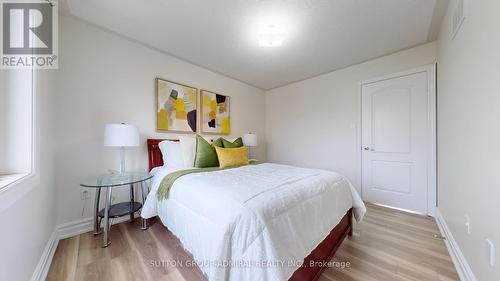 14 Metcalfe Drive, Bradford West Gwillimbury, ON - Indoor Photo Showing Bedroom