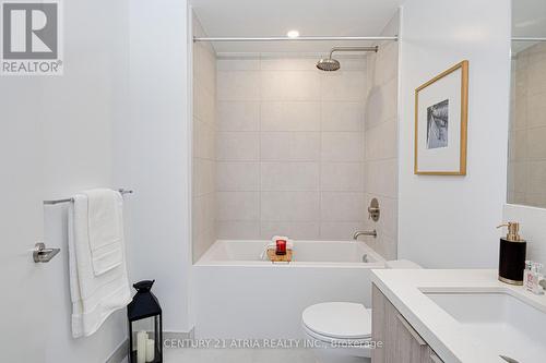 1820 - 2020 Bathurst Street, Toronto, ON - Indoor Photo Showing Bathroom