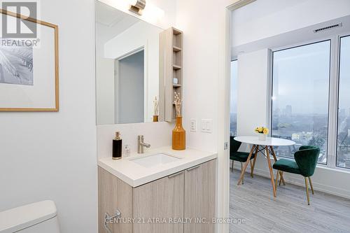 1820 - 2020 Bathurst Street, Toronto, ON - Indoor Photo Showing Bathroom