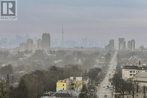 1820 - 2020 Bathurst Street, Toronto, ON - Outdoor With View