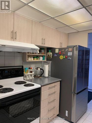 808 - 45 Huntingdale Boulevard, Toronto, ON - Indoor Photo Showing Kitchen