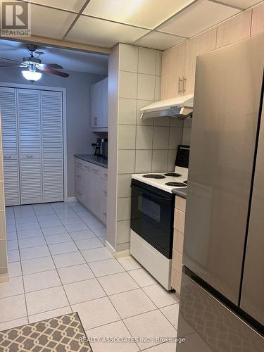 808 - 45 Huntingdale Boulevard, Toronto, ON - Indoor Photo Showing Kitchen