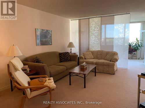 808 - 45 Huntingdale Boulevard, Toronto, ON - Indoor Photo Showing Living Room