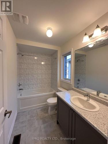 211 Ronald Guscott Street, Oshawa, ON - Indoor Photo Showing Bathroom