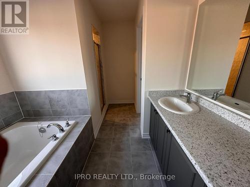 211 Ronald Guscott Street, Oshawa, ON - Indoor Photo Showing Bathroom