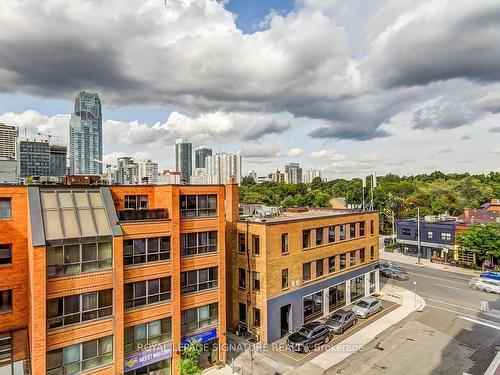 419-23 Glebe Rd W, Toronto, ON - Outdoor With View