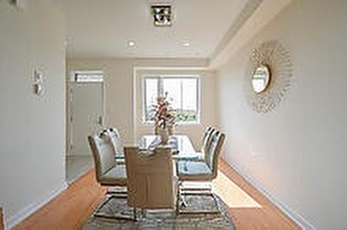 Caledon, ON - Indoor Photo Showing Dining Room