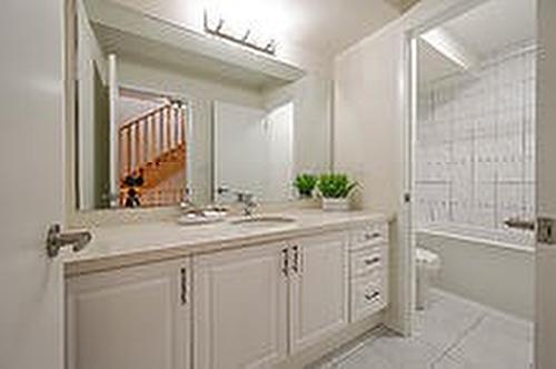 Caledon, ON - Indoor Photo Showing Bathroom