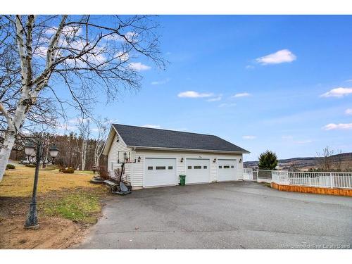 353 Riverview Dr, Florenceville-Bristol, NB 