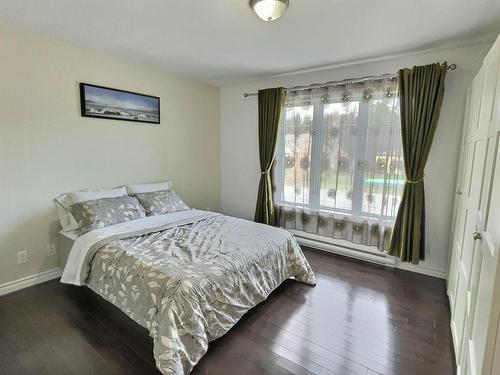 Chambre Ã Â coucher - 379 Rue D'Évain, Rouyn-Noranda, QC - Indoor Photo Showing Bedroom