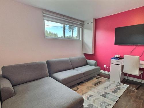 Salle familiale - 379 Rue D'Évain, Rouyn-Noranda, QC - Indoor Photo Showing Living Room