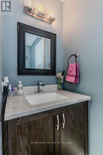 100 Acorn Way, Cambridge, ON - Indoor Photo Showing Bathroom