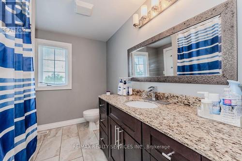 100 Acorn Way, Cambridge, ON - Indoor Photo Showing Bathroom