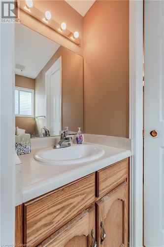 Bathroom with vanity - 10 Fenwick Court, Kitchener, ON 