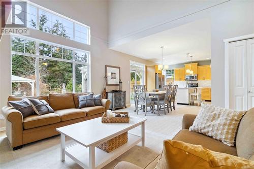 2478 Anthony Pl, Sooke, BC - Indoor Photo Showing Living Room