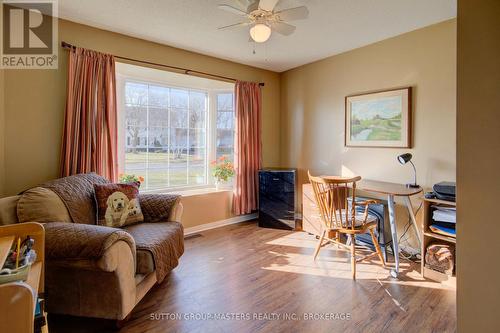 11 Hawley Court, Loyalist (Bath), ON - Indoor Photo Showing Living Room