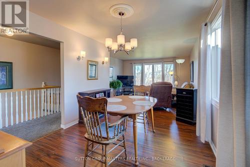 11 Hawley Court, Loyalist (Bath), ON - Indoor Photo Showing Dining Room