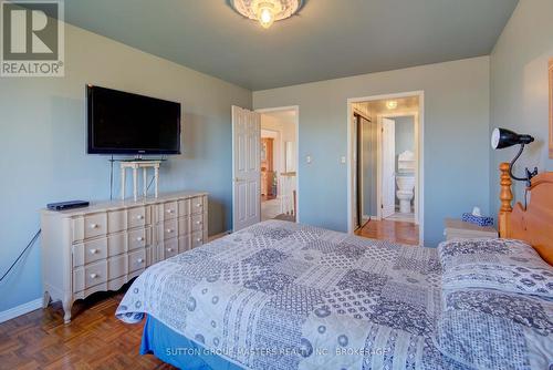 11 Hawley Court, Loyalist (Bath), ON - Indoor Photo Showing Bedroom