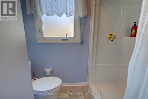 11 Hawley Court, Loyalist (Bath), ON - Indoor Photo Showing Bathroom