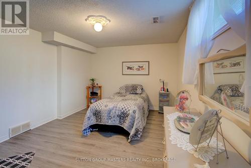 11 Hawley Court, Loyalist (Bath), ON - Indoor Photo Showing Bedroom