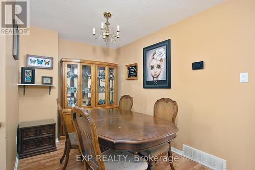 9 - 141 Condor Court, London, ON - Indoor Photo Showing Dining Room