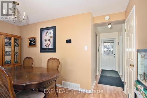 9 - 141 Condor Court, London, ON - Indoor Photo Showing Dining Room