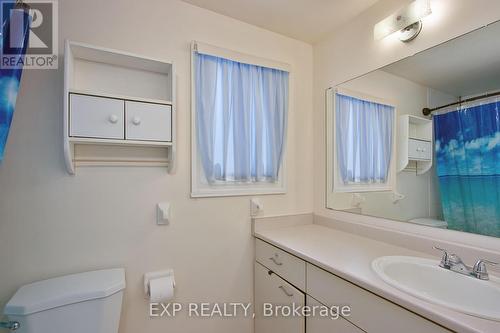 9 - 141 Condor Court, London, ON - Indoor Photo Showing Bathroom