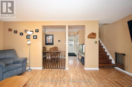 9 - 141 Condor Court, London, ON - Indoor Photo Showing Living Room