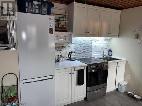 1 Echo Place, North Bay, ON - Indoor Photo Showing Kitchen