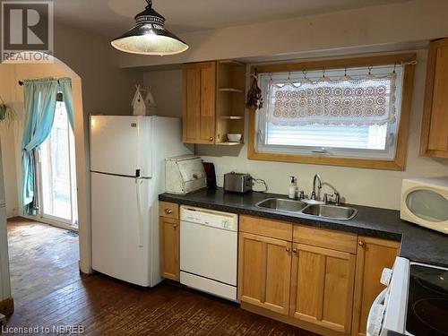 1 Echo Place, North Bay, ON - Indoor Photo Showing Kitchen With Double Sink